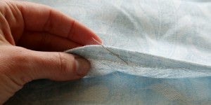 Buttoned up Jacquard Linen Pillow Tutorial – the thread