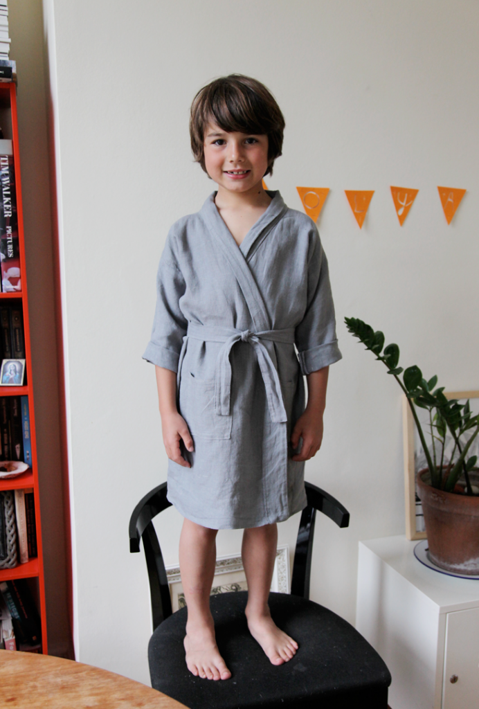 Kids Linen Bathrobe Tutorial – the thread