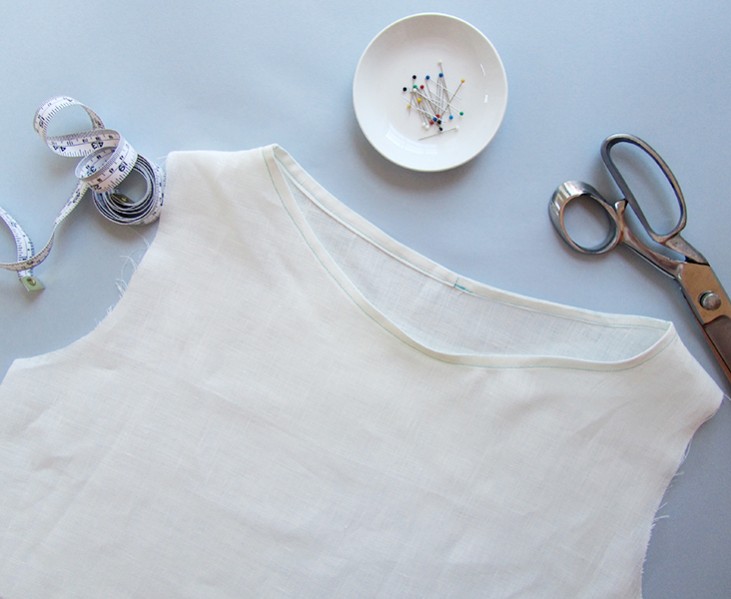 Sewing Glossary How to Bind A Neckline Tutorial the thread