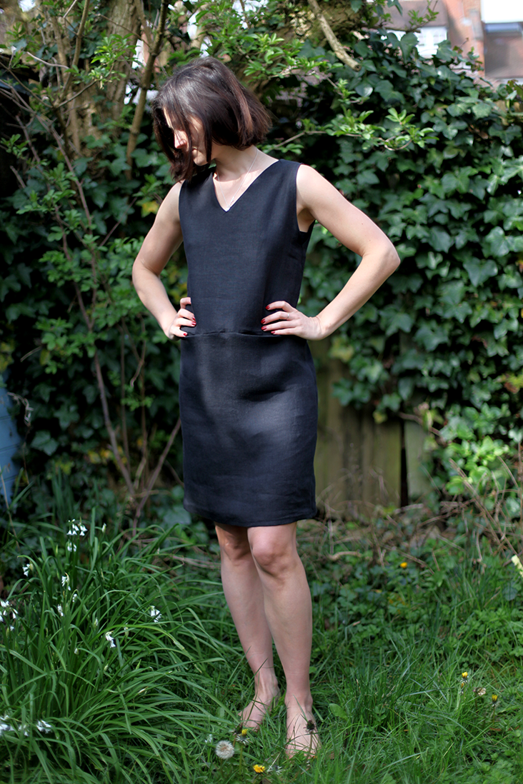 Black Short Sleeve V Neck A Line Dress