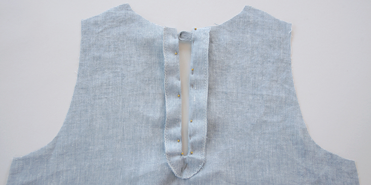 The Collins Top Sew-along : How to make a button loop closure — In