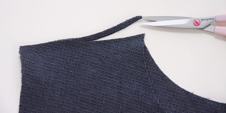 Waffle Weave Textured Linen Top Tutorial and Free Pattern – the thread