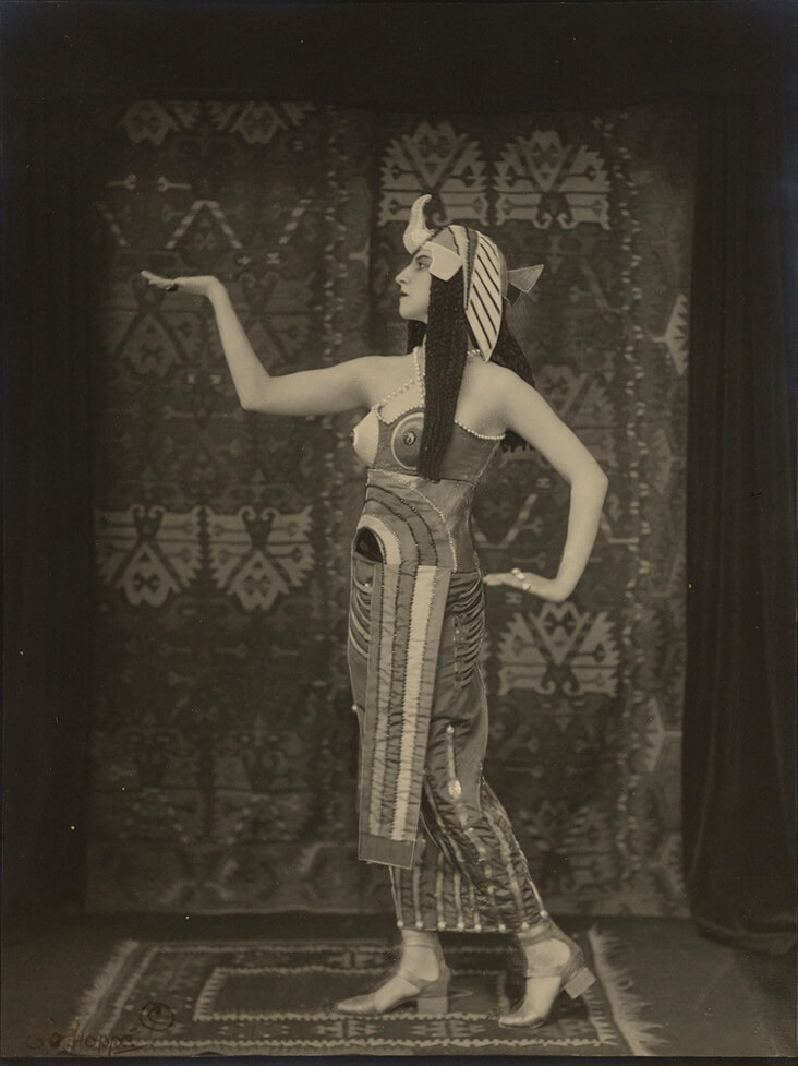 Costume for 'Cléopâtre' in the Ballets Russes production of