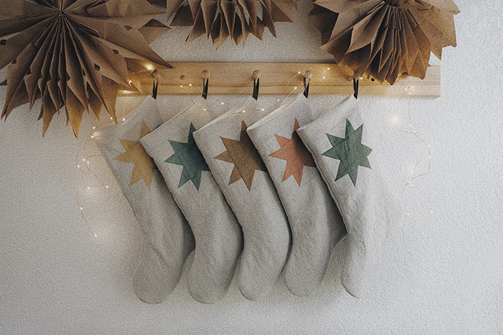 How to make Linen Christmas Star Stockings Tutorial – the thread