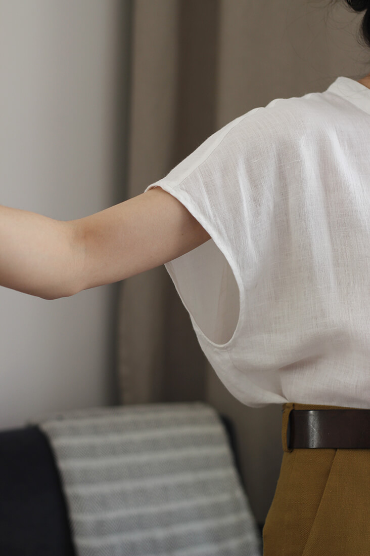 PATTERN REVIEW: FS CHARLIE Sleeveless Blouse in Lightweight Linen