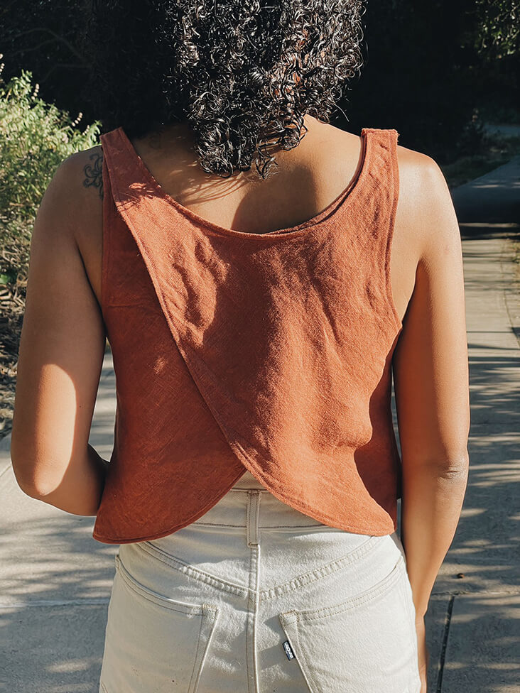 PATTERN REVIEW: Tulip Back Tank Nico Pattern Hack in Midweight Linen – the  thread