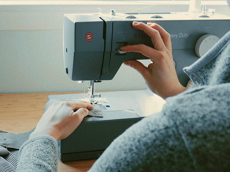 How to Thread a Singer Sewing Machine